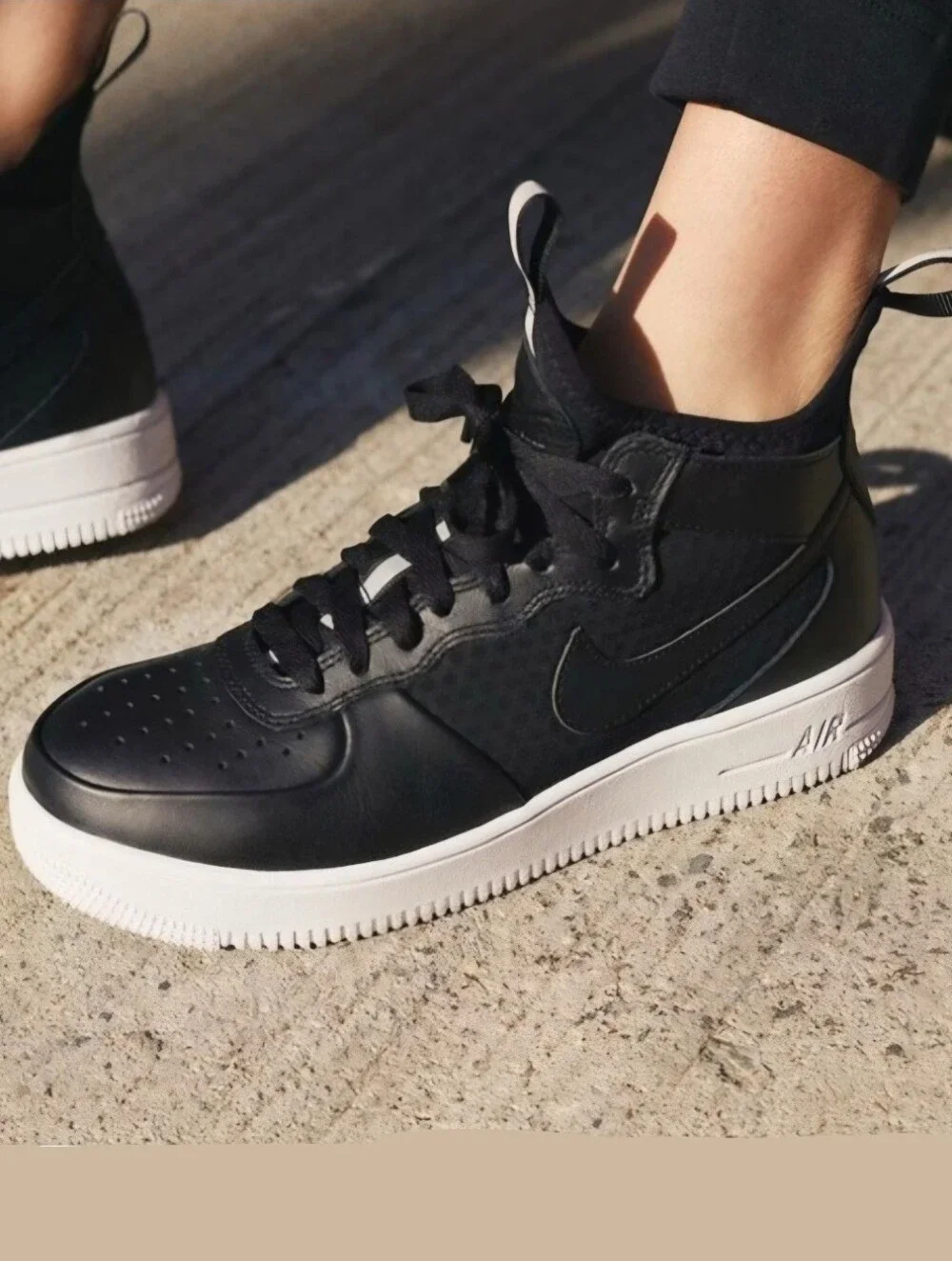 NIKE Air Force 1 Ultraforce Mid Sneakers US 8 Black White
